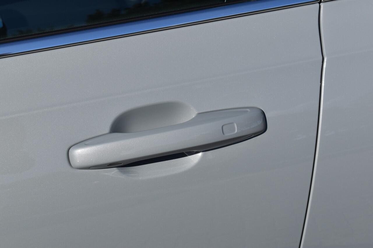 Volvo V90 T8 AWD 455PK Plug-in Hybrid Ultra Bright | HUD | B&W | 360 camera | Stuurverwarming | Panodak | 19"LMV |