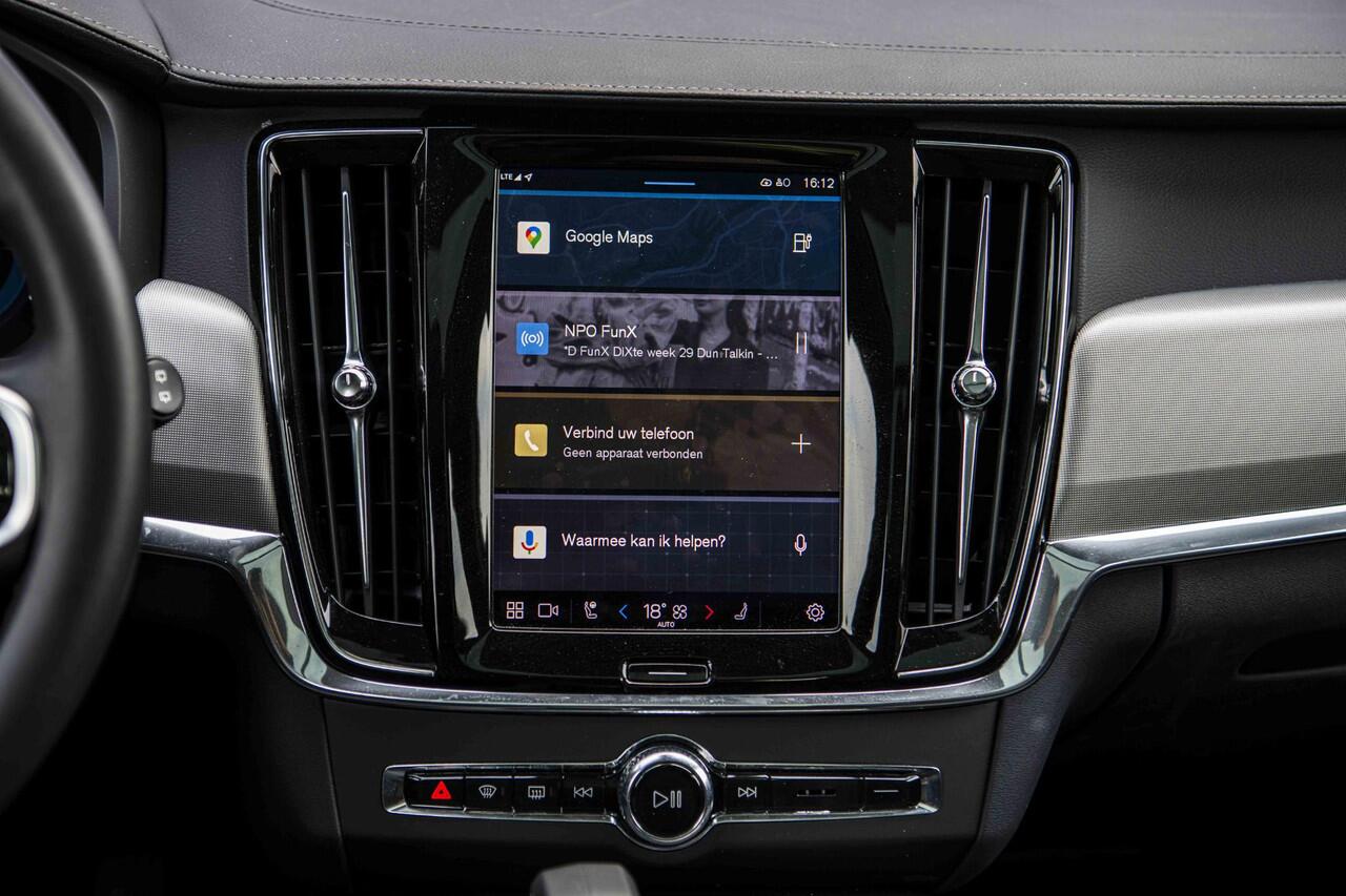 Volvo V90 2.0 T6 Plug-in hybrid AWD Ultra Dark | Trekhaak | Long Range | Panoramadak | Head-Up Display | Adaptive Cruise | Memory Seats | 360 Camera | Gelamineerd Glas | Harman Kardon | Power Seats |