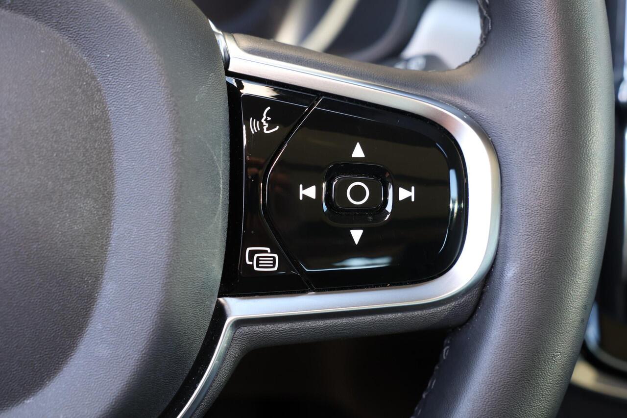 Volvo V90 T6 Recharge AWD Ultra Dark - Panorama/schuifdak - IntelliSafe Assist & Surround - 360º Camera - Adaptieve LED koplampen - Verwarmde voorstoelen, stuur & achterbank - Parkeersensoren voor & achter - Elektr. bedienb. voorstoelen met geheugen - Head up displ