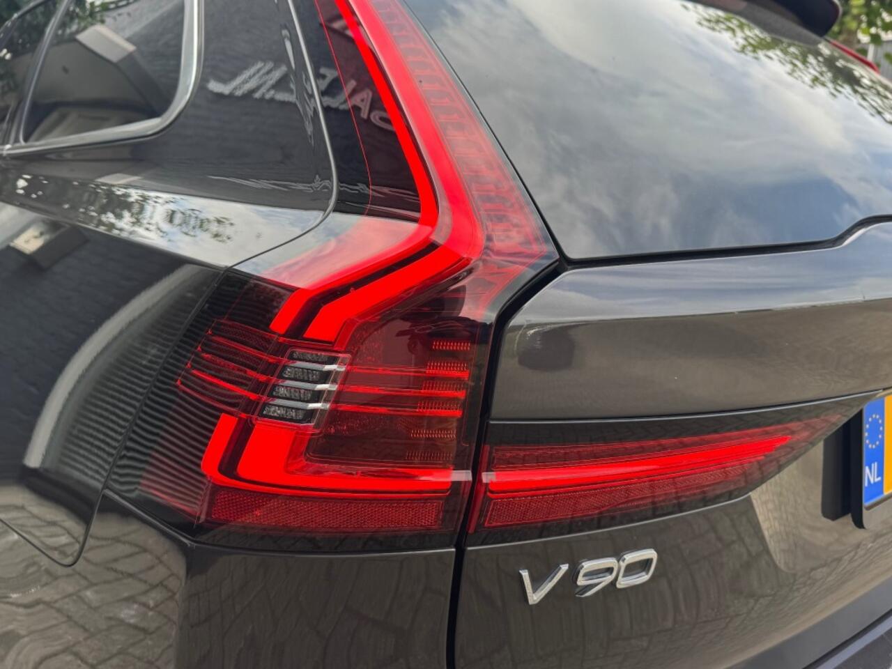 Volvo V90 2.0 T-6 Recharge 340pk AWD Inscription + Leder + 360 Camera + Nav + 18 inch Lmv - Nw type 2021!