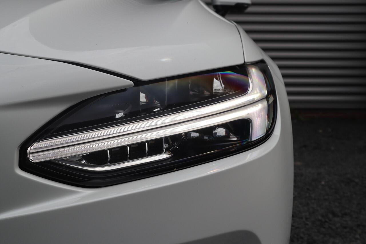 Volvo V90 2.0 T8 AWD Inscription Panorama / Bowers & Wilkins / Pilot assist / Dode hoek /