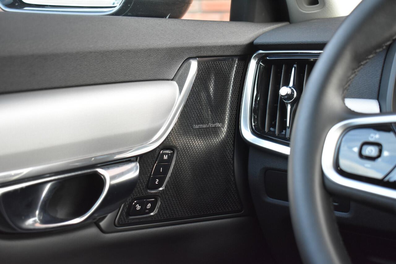 Volvo V90 T6 350PK Plug-in hybrid AWD Plus Dark | Harman/Kardon | 360 Camera | Trekhaak |