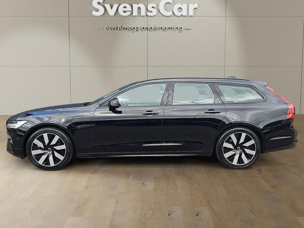 Volvo V90 2.0 T6 Plug-in hybrid AWD Ultra Dark | Trekhaak | Gelaagd glas | Harman/Kardon Audio | Panoramadak |