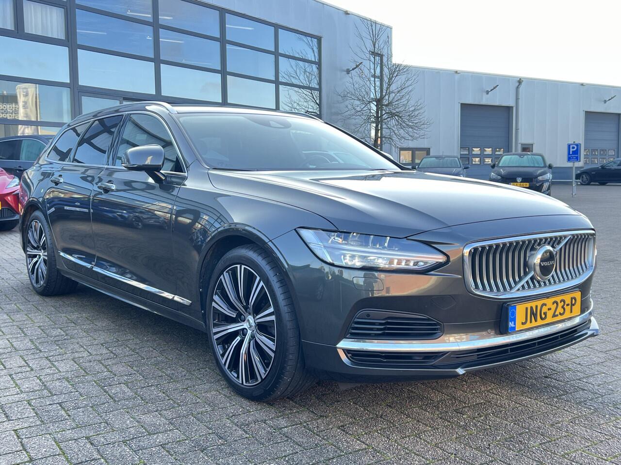Volvo V90 2.0 T6 Recharge 340 pk AWD Inscription Trekhaak Camera Parkeersensoren Navi Leer Stoelverwarming Elek Stoelen ACC Pilot Assist 19 Inch Extra Getint Glas Blis Plug in Hybride
