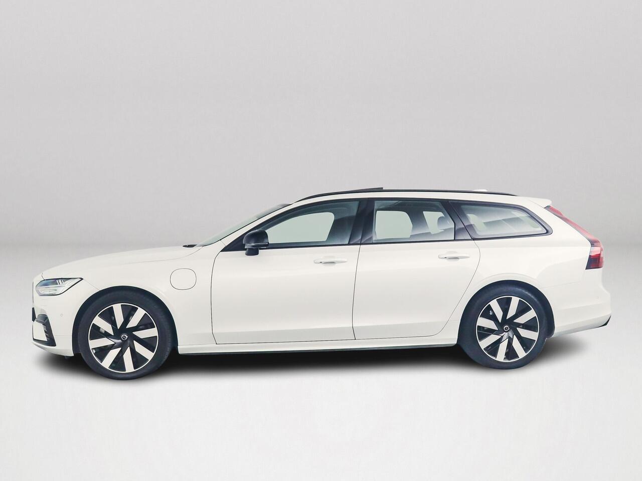 Volvo V90 T6 Plug-in hybrid AWD Ultra Dark | Panoramadak | 360° camera | Harman Kardon | Stoel- en Stuurverwarming | Trekhaak