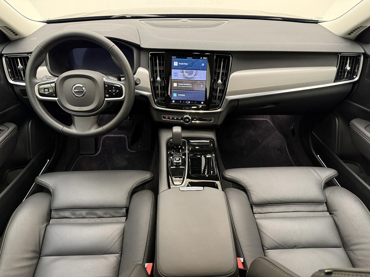 Volvo V90 T6 350pk AWD Plus Dark / 360 Camera / Full-LED / El. Trekhaak / Getint glas / El. Stoelen / Harman&Kardon Audio / 19'' / ACC / BLIS / Stoel + Stuurw. Verwarming /