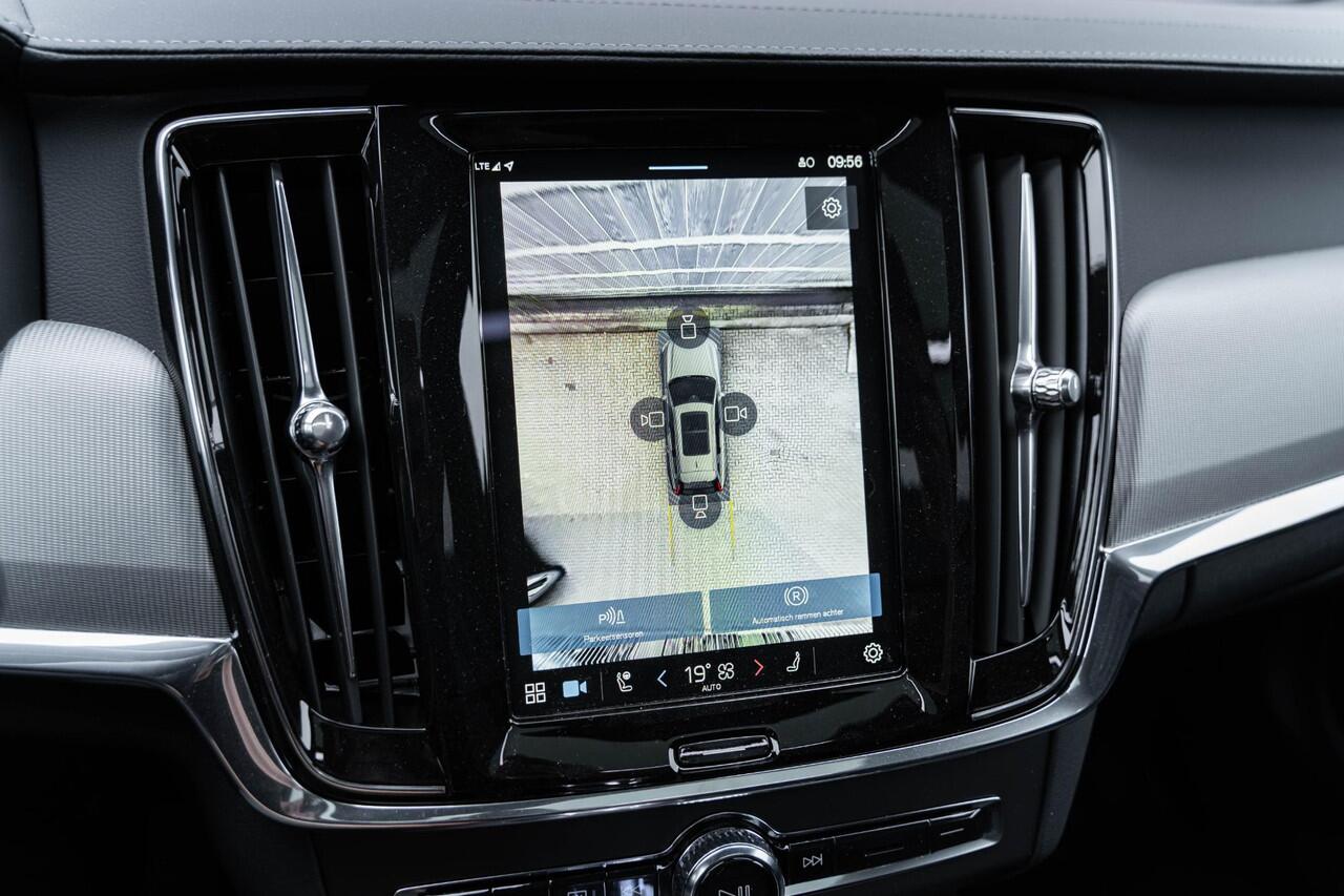 Volvo V90 T8 Plug-in hybrid AWD Ultimate Dark | Google | Longe Range | Bowers & Wilkins Audio | 360 Camera | Luchtvering | Schuif-/Kanteldak | Sportstoelen | Head-Up Display | Stuur-/Stoelverwarming Voor + Achter | Elek. Stoelen | Memory | Getint Glas | Elek. Achte