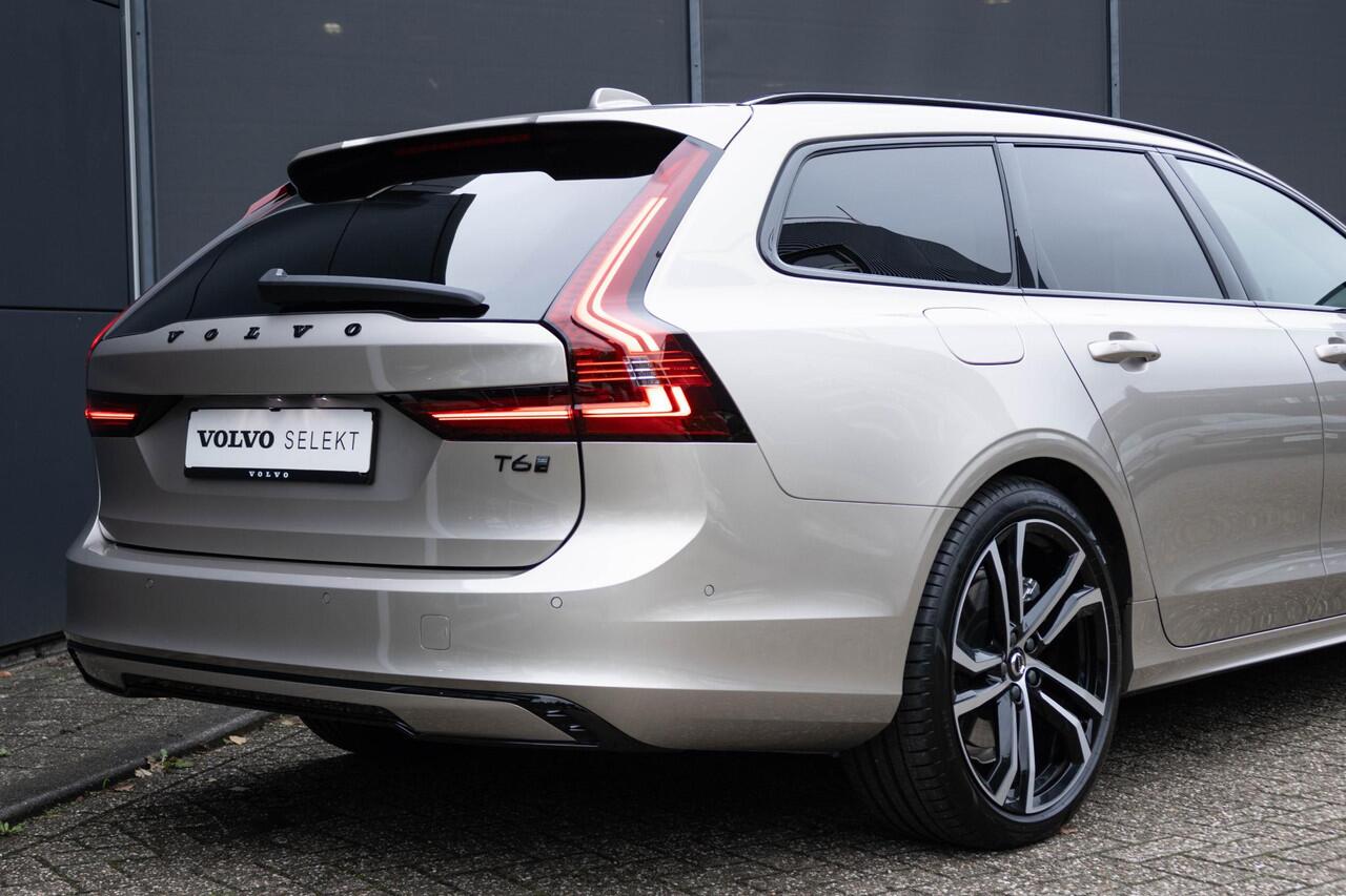 Volvo V90 T6 Automaat Plug-in hybrid AWD Ultra Dark | Luchtvering| Nappa Leder interieur|Massagefunctie in voorstoelen| Interieur Voorverwarming| Premium Audio by Harman en Kardon| Rondomzicht Camera| Head up display| Semi electrische Trekhaak.