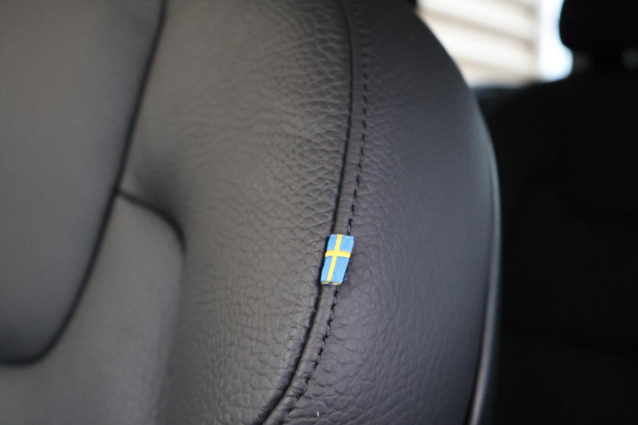 Volvo V90 T6 Plug-in hybrid AWD Plus Dark | Harman Kardon audio | Getint glas