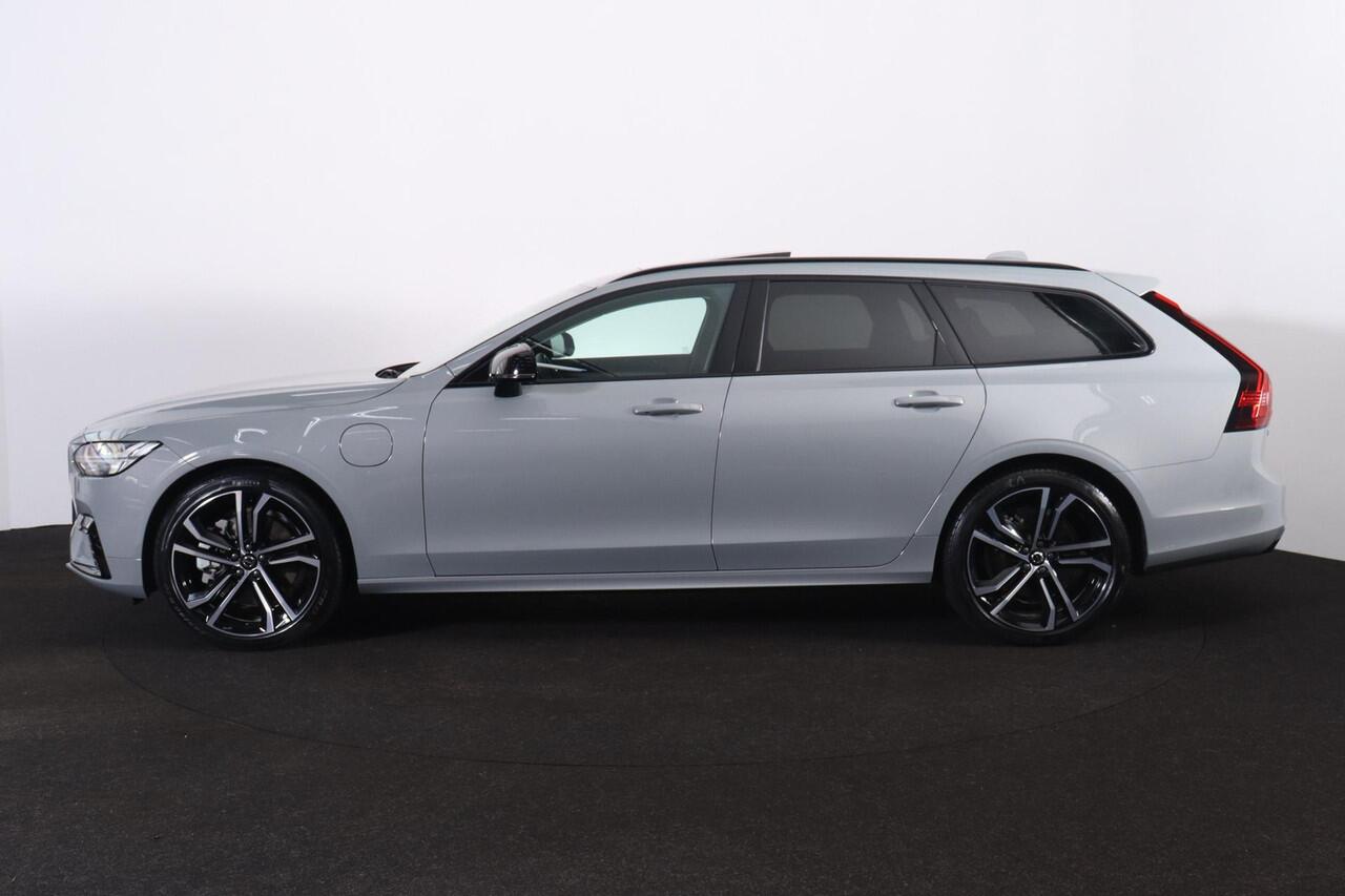 Volvo V90 T6 Recharge AWD Plus Dark - Luchtvering - Panorama/schuifdak - IntelliSafe Assist & Surround - Harman/Kardon audio - Parkeercamera achter - Verwarmde voorstoelen, stuur & achterbank - Parkeersensoren voor & achter - Elektr. bedienb. voorstoelen met geheug