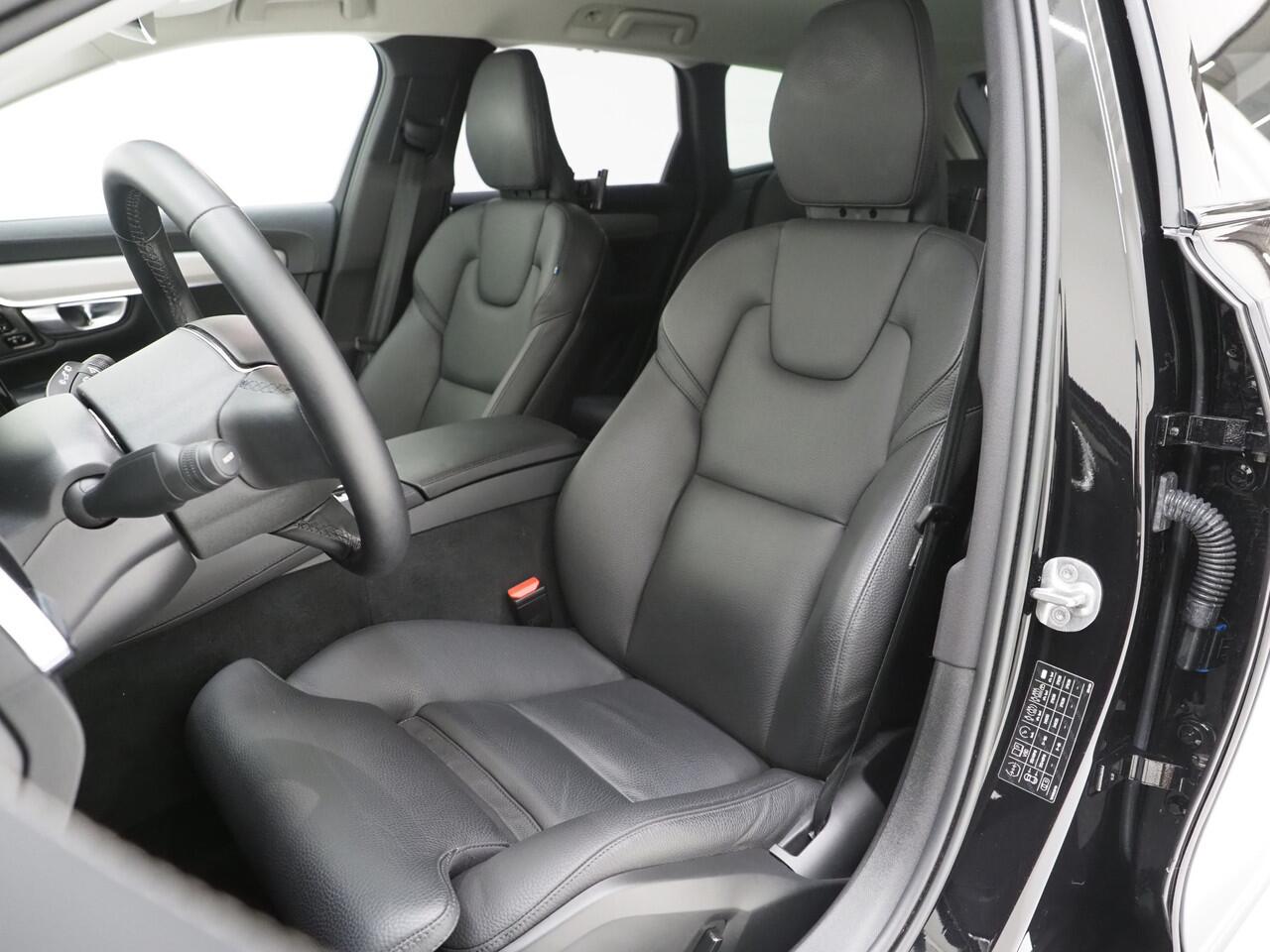 Volvo V90 2.0 T6 Plug-in hybrid AWD Plus Dark Long Range | Pilot Assist | Leder | Harman/Kardon | Trekhaak | Camera | BLIS | Keyless | Carplay