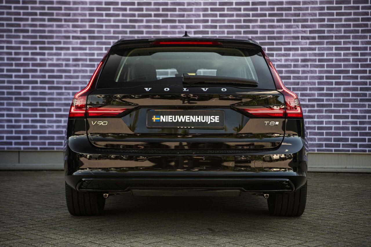 Volvo V90 2.0 T8 Plug-in hybrid AWD Ultra Dark | Trekhaak | Panoramadak | 360 Camera | Gelaagd Glas | Stoel en Stuurverwarming | Head Up Display | Leder Dashboard |