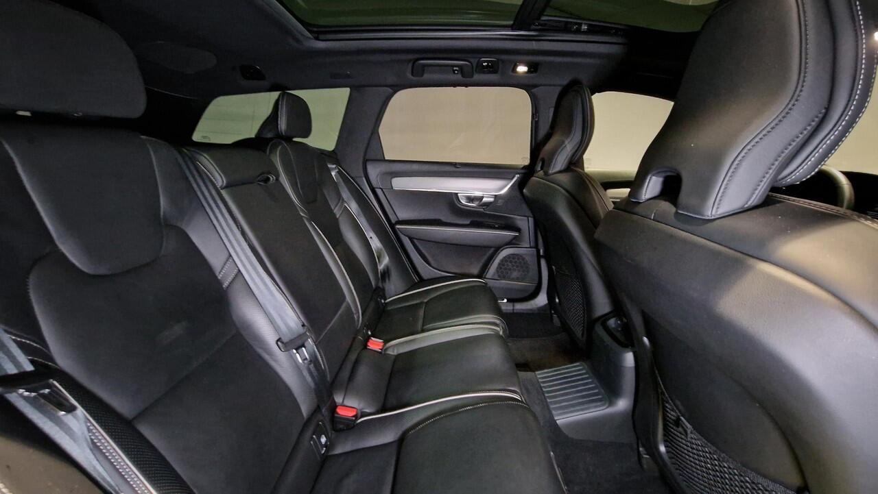 Volvo V90 2.0 T6 Plug-in hybrid AWD Ultimate Dark | Panoramadak | Harman Kardon | Trekhaak |