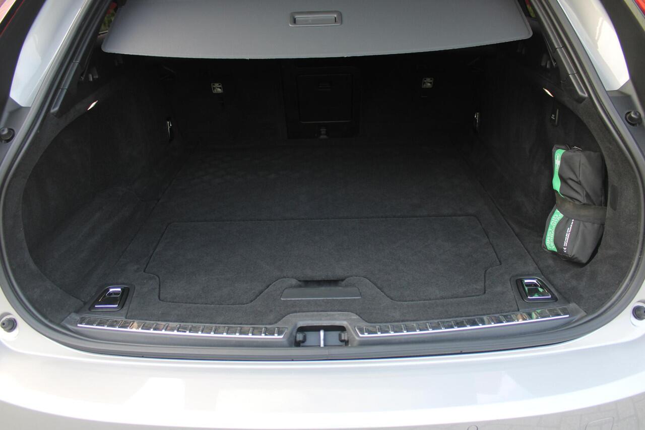 Volvo V90 B5 250PK ULTIMATE DARK MILD HYBRID | PANORAMISCH SCHUIF/KANTEL DAK | HARMAN KARDON PREMIUM AUDIO | FULL-LED ACTIVE HIGH BEAM KOPLAMPEN | LED MISTLAMPEN VOOR | POWER SEATS - BESTUURDERS- EN PASSAGIERSSTOEL ELEKTRISCHVERSTELBAAR MET GEHEUGEN, ELEKTRISCH VER