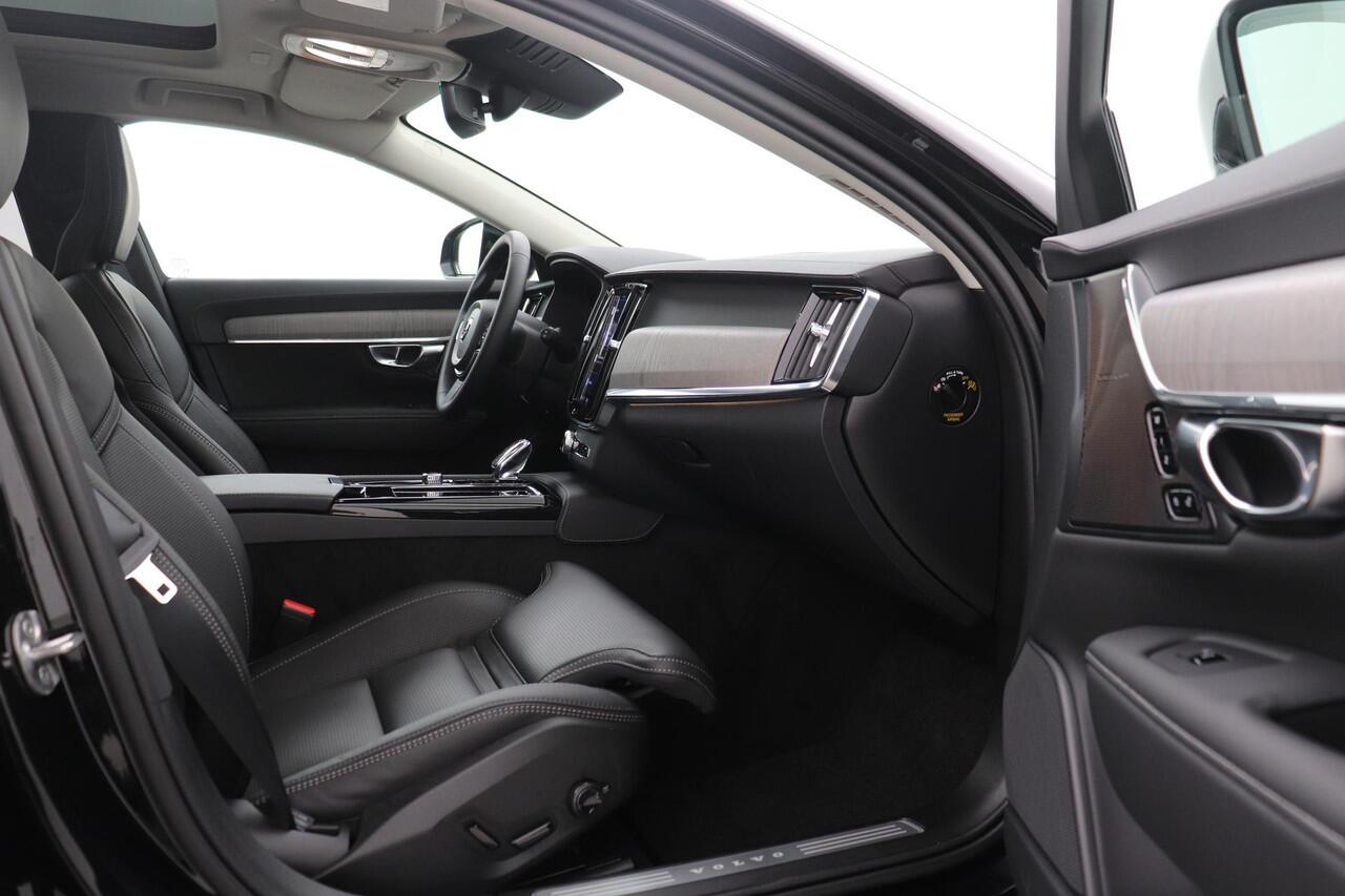 Volvo V90 T6 Plug-in hybrid Ultra Dark | Luchtvering | Massage+Ventilatie | Panoramadak | Head-Up | 360 Camera | Gelamineerd Glas