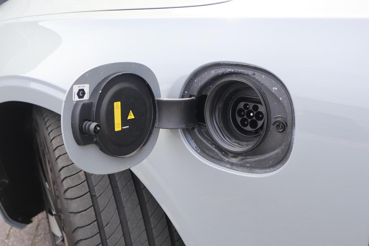 Volvo V90 T6 Recharge AWD Ultimate Dark | Luchtvering | Panoramadak | BTW auto