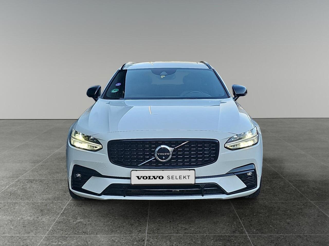 Volvo V90 2.0 B4 R-Design | Trekhaak | Panoramadak | 360 graden camera | Harman/Kardon |