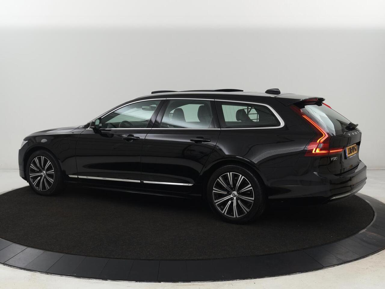 Volvo V90 2.0 T6 AWD Recharge Inscription | Panoramadak | Leder | Stoel & stuurverwarming | Trekhaak | Camera | Navigatie | Adaptive cruise | Full LED | PHEV | Plug In