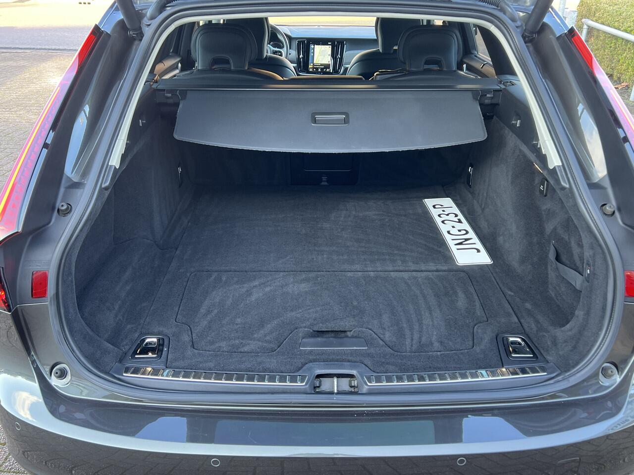 Volvo V90 2.0 T6 Recharge 340 pk AWD Inscription Trekhaak Camera Parkeersensoren Navi Leer Stoelverwarming Elek Stoelen ACC Pilot Assist 19 Inch Extra Getint Glas Blis Plug in Hybride