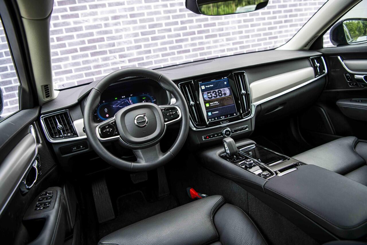 Volvo V90 2.0 T6 Plug-in hybrid AWD Ultra Dark | Schuif-/kanteldak | Trekhaak | Adaptieve LED koplampen | Harman Kardon audio | Adaptieve Cruise Control |