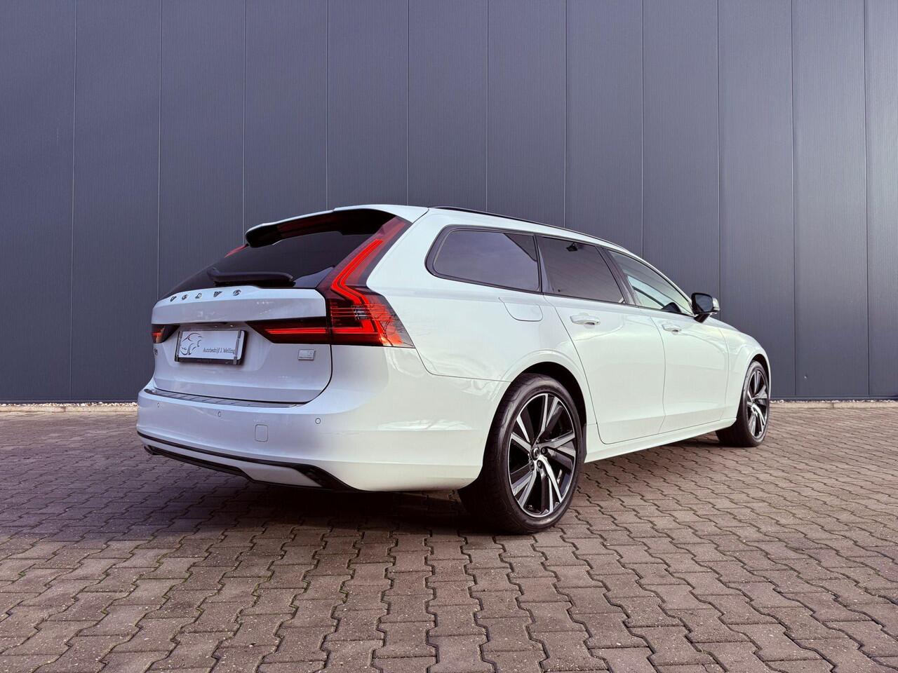 Volvo V90 2.0 T8 AWD R-Design luchtvering / B&W / Pano / HUD