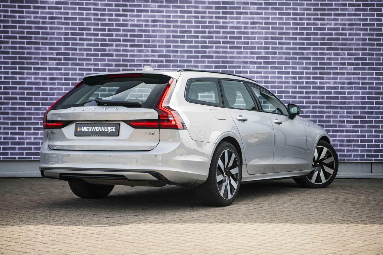 Volvo V90 2.0 T6 Plug-in hybrid AWD Ultra Dark | Trekhaak | Long Range | Panoramadak | Head-Up Display | Adaptive Cruise | Memory Seats | 360 Camera | Gelamineerd Glas | Harman Kardon | Power Seats |