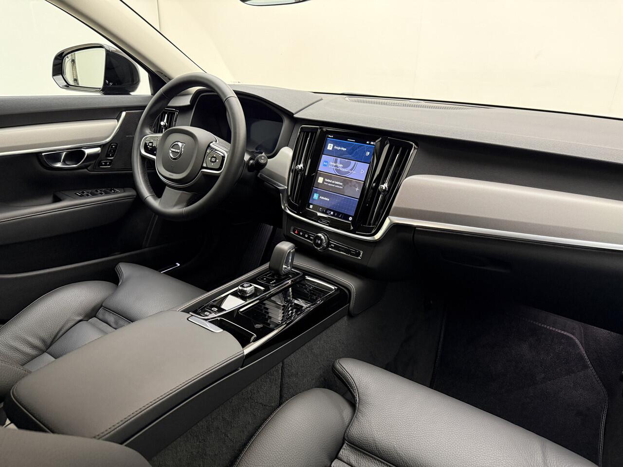 Volvo V90 T6 350pk AWD Plus Dark / 360 Camera / Full-LED / El. Trekhaak / Getint glas / El. Stoelen / Harman&Kardon Audio / 19'' / ACC / BLIS / Stoel + Stuurw. Verwarming /