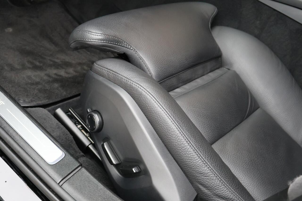 Volvo V90 T6 Plug-in hybrid AWD Plus Dark | Harman Kardon audio | Getint glas