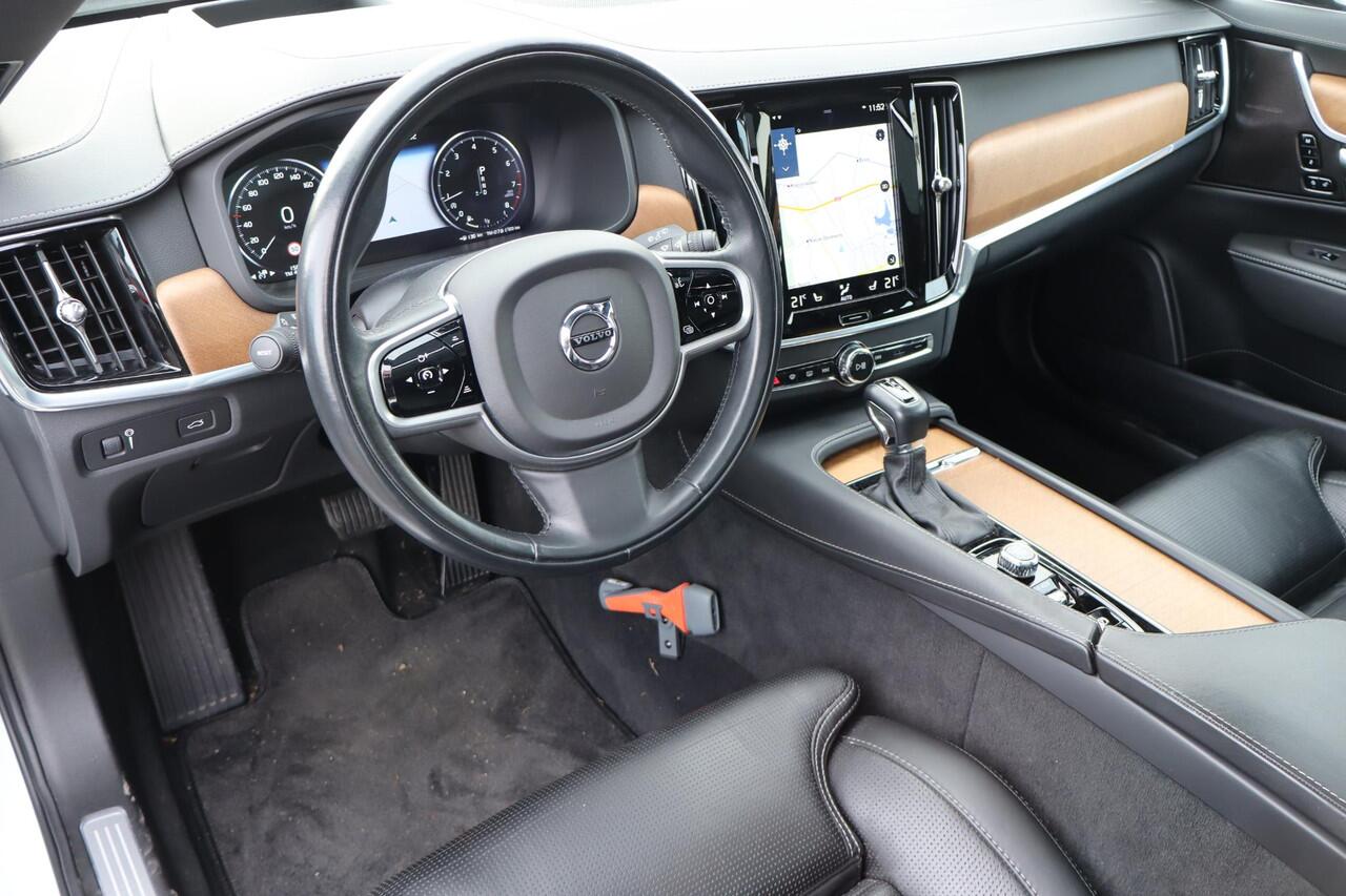 Volvo V90 2.0 T4 Inscription BTW Auto, Pilot assist, Adaptieve Cruise control, Panoramadak, Schuif- kanteldak, Trekhaak, Stoel- en stuurverwarming, Apple Carplay