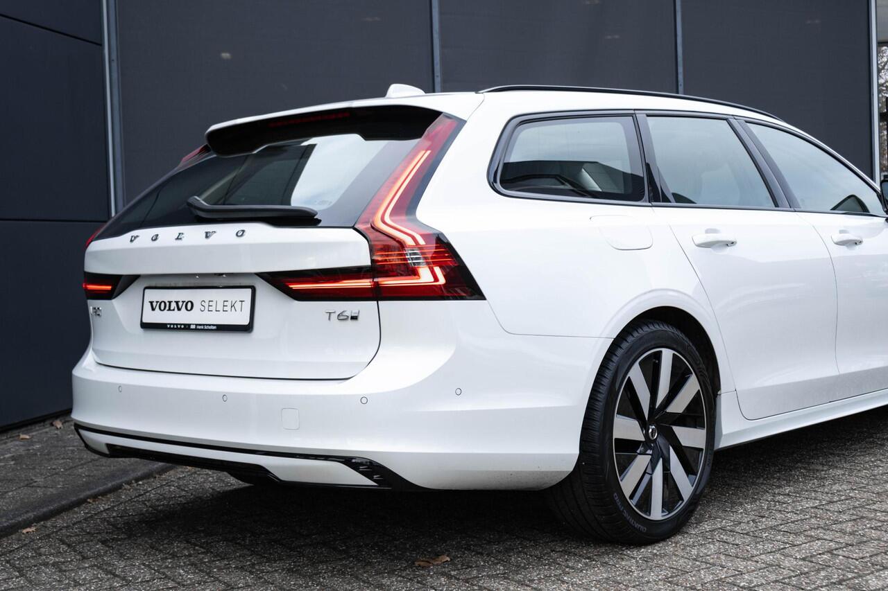 Volvo V90 T6 Automaat AWD Ultra Dark | Verwarmde Voorstoelen en Stuurwiel | Standkachel | Panoramisch Schuif-/Kanteldak | Harman Kardon Premium Audio | 360º Camera | Gelamineerde zijruiten en achterruit | Zonnescherm Zijramen Achter