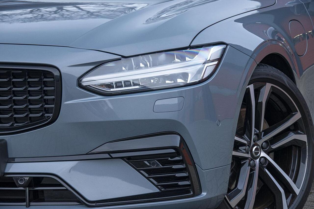 Volvo V90 2.0 T8 AWD R-DESIGN / B & W / PANO / LUCHTVERING