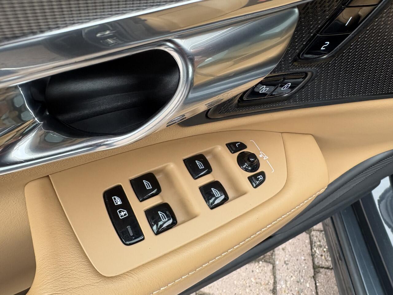 Volvo V90 2.0 T4 Inscription, pano, leder, camera/cruise/climate e.d.