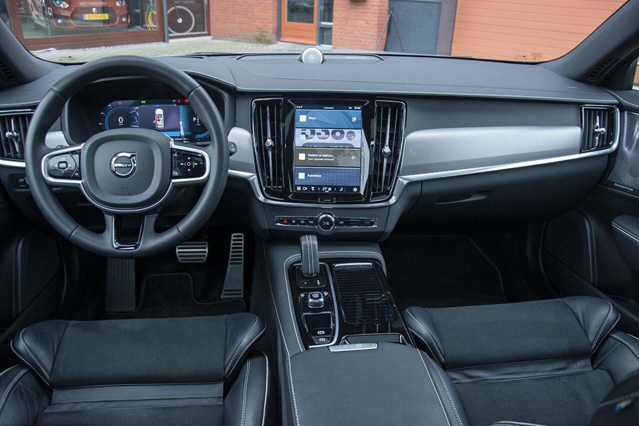 Volvo V90 2.0 T8 AWD R-DESIGN / B & W / PANO / LUCHTVERING