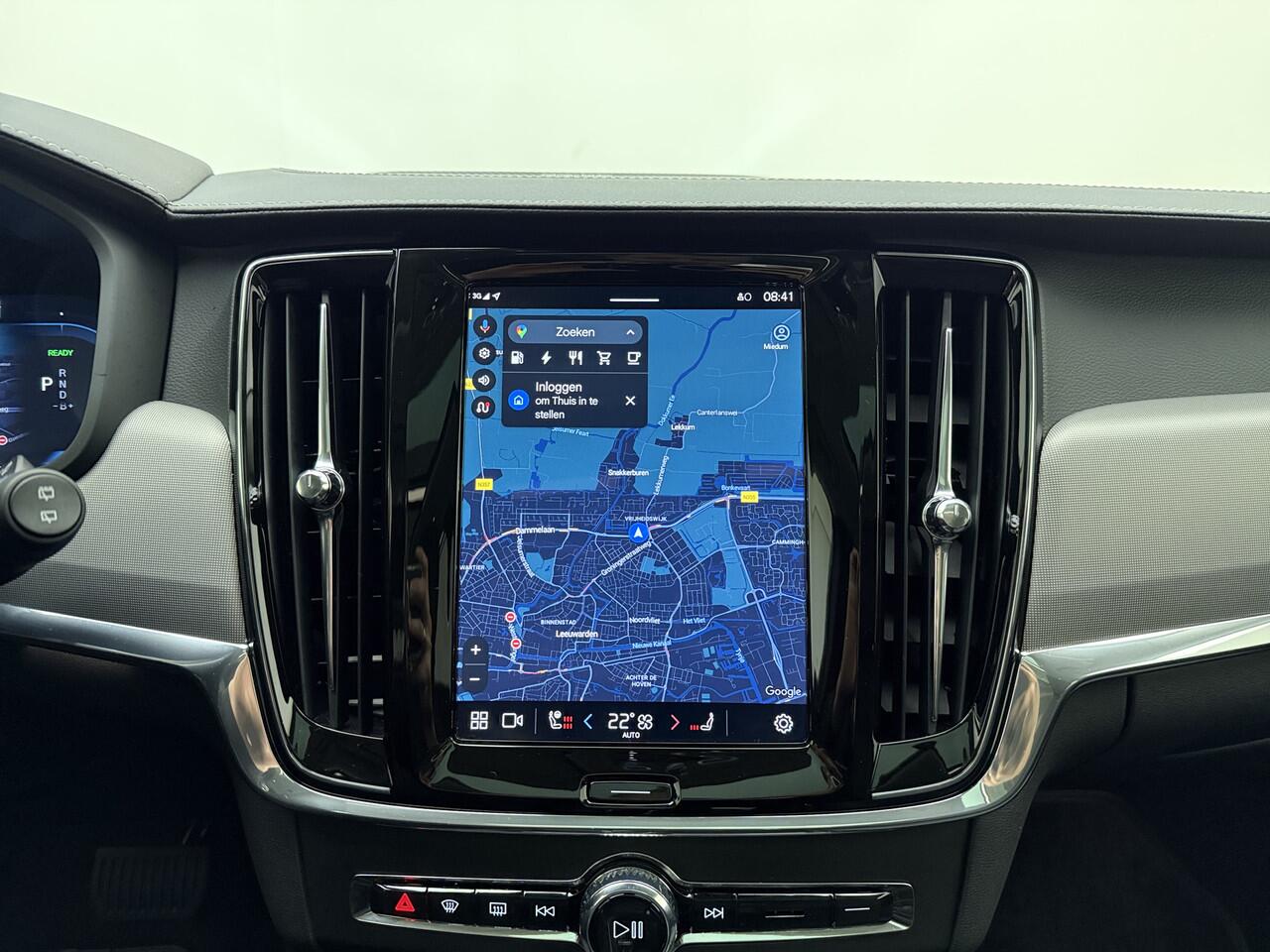 Volvo V90 T6 350pk AWD Ultra Dark / Dubbel glas / 19'' + All Season / Trekhaak / head-Up / Lederen Dashboard / Stoel + Stuurw. Verwarming / Full-LED / 360 Camera / Keyless /