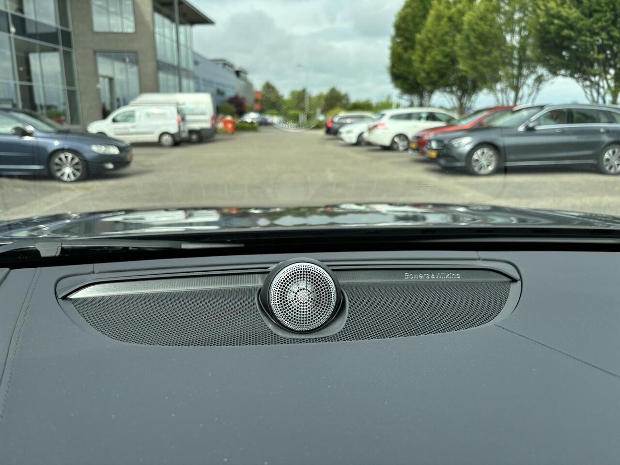 Volvo V90 T8 Plug-in hybrid AWD Ultra Executive Edition | Modeljaar 2026 | Privacy Glas | Bowers & Wilkins | Luchtvering | Massagestoelen |