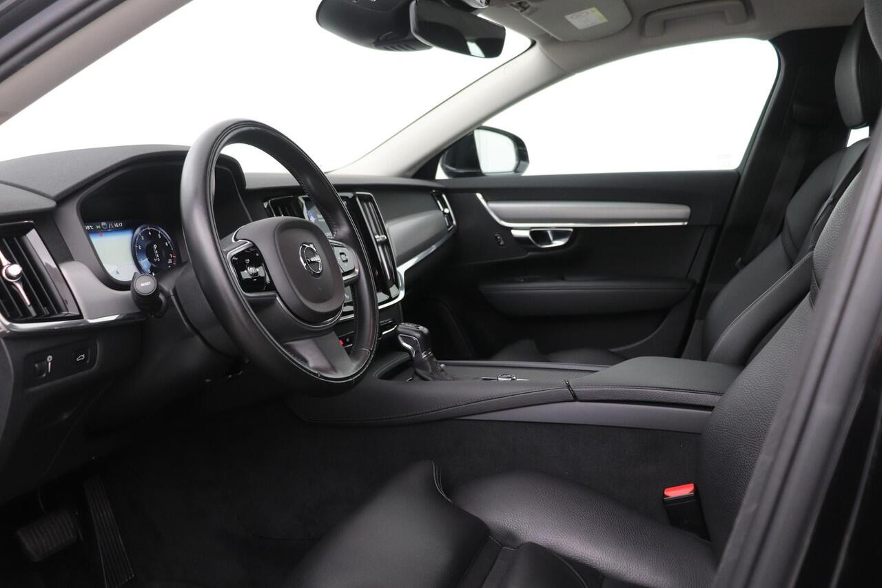 Volvo V90 T4 | ACC | BLIS | Stoel+Stuurverwarming | Apple Carplay | Camera | Trekhaak