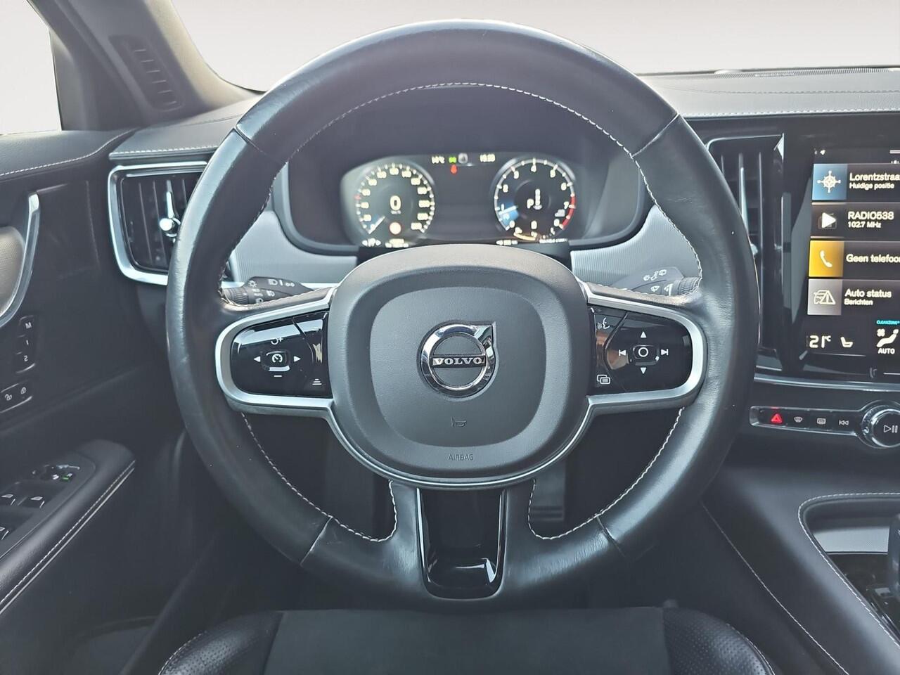 Volvo V90 2.0 B4 R-Design | Trekhaak | Panoramadak | 360 graden camera | Harman/Kardon |