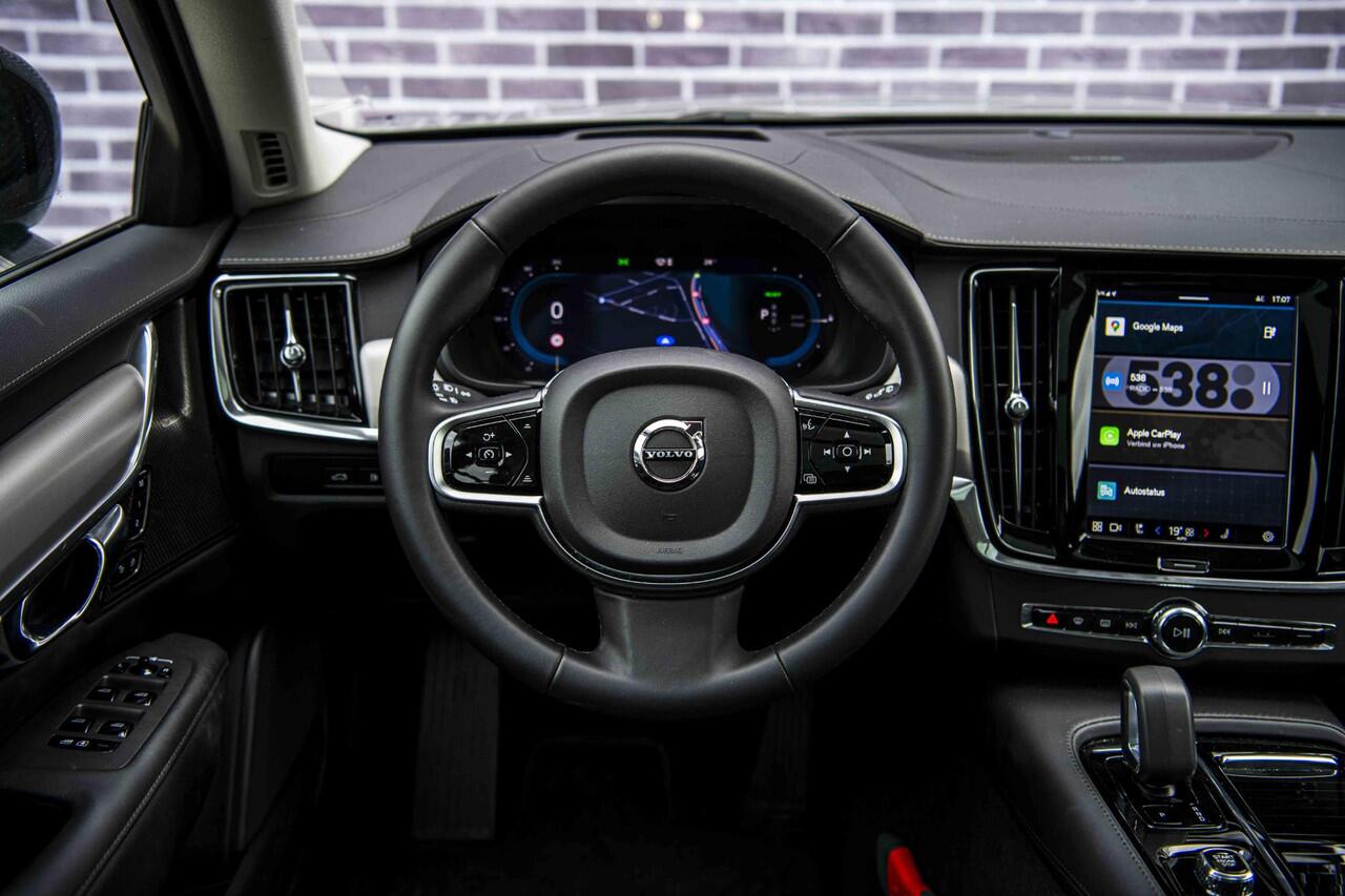 Volvo V90 2.0 T6 Plug-in hybrid AWD Ultra Dark | Schuif-/kanteldak | Trekhaak | Adaptieve LED koplampen | Harman Kardon audio | Adaptieve Cruise Control |