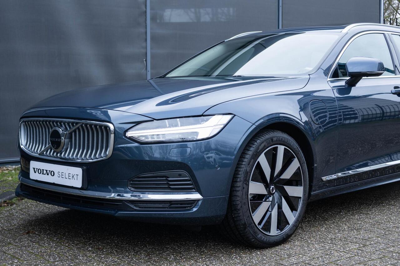 Volvo V90 T6 Automaat Plug-in hybrid AWD Ultra Bright | Verwarmbare voorstoelen | Verwarmbaar stuurwiel | Verwarmbare achterbank | Panoramadak | Premium audio by Harman Kardon | Rondom zichtcamera | 19 inch Lichtmetalen velgen | Alarmklasse 3