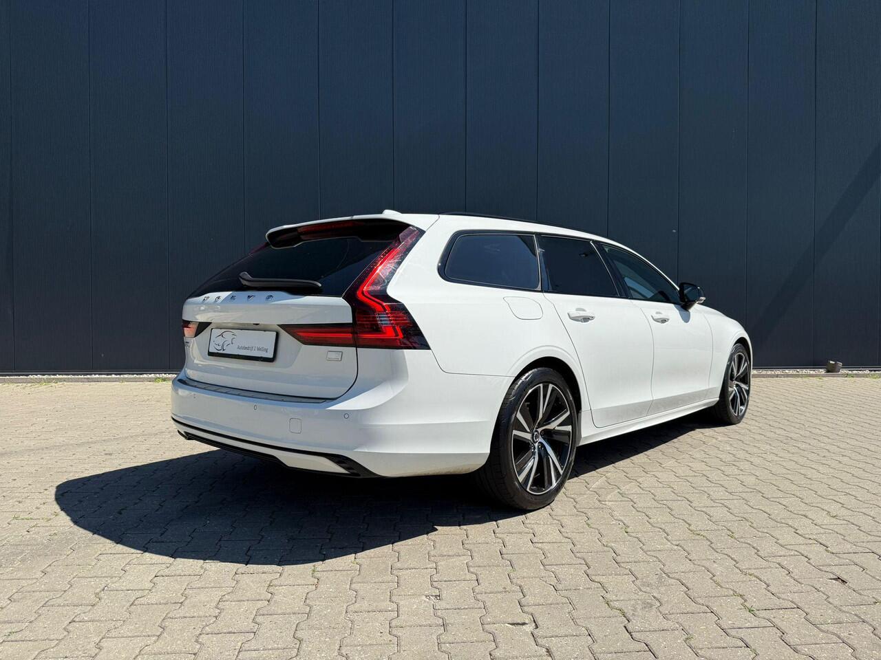 Volvo V90 2.0 T8 AWD R-Design luchtvering / B&W / pano / HUD