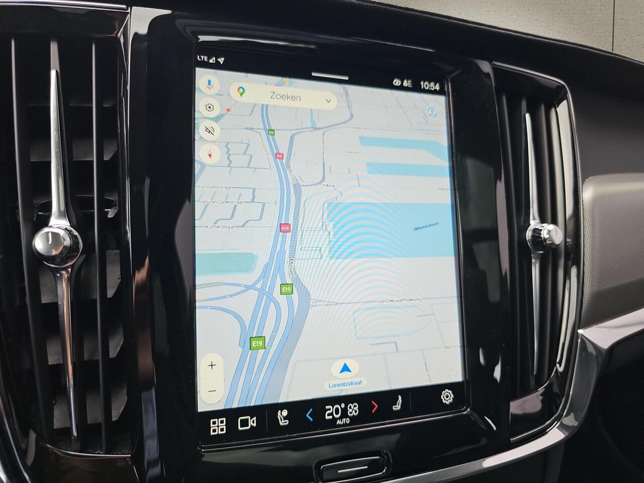 Volvo V90 2.0 T6 Plug-in hybrid AWD Ultra Dark | Trekhaak | Gelaagd glas | Harman/Kardon Audio | Panoramadak |