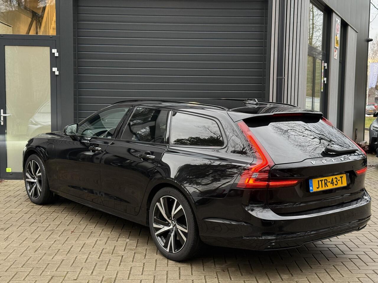 Volvo V90 2.0 T6 Plug-in hybrid AWD Essential Bright