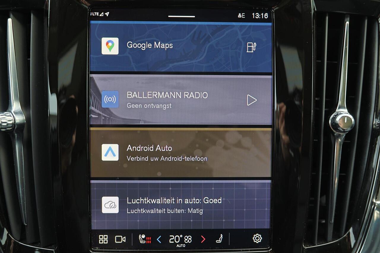 Volvo V90 T8 Recharge AWD Ultra Dark - Luchtvering - Panorama/schuifdak - IntelliSafe Assist & Surround - 360º Camera - Harman/Kardon audio - Adaptieve LED koplampen - Verwarmde voorstoelen, stuur & achterbank - Parkeersensoren voor & achter - Elektr. bedienb. voor