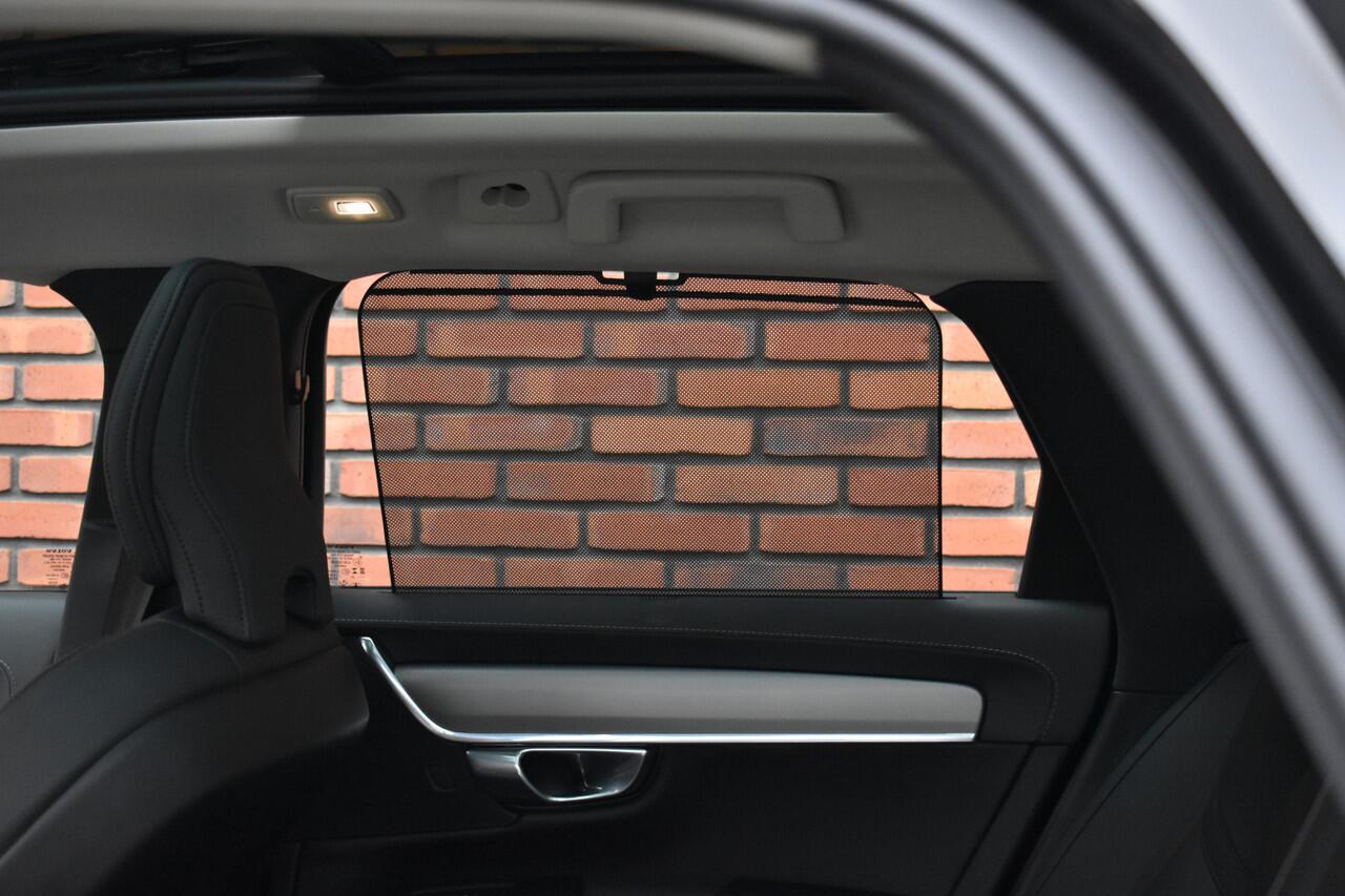 Volvo V90 T8 455PK Plug-in hybrid AWD Ultra Dark | 360 Camera | Trekhaak | Gelamineerd Glas |