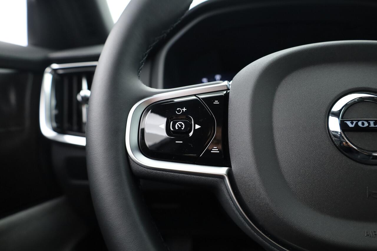 Volvo V90 T8 Recharge Ultra Dark | Luchtvering | Pano | HUD | Elek. Trekhaak | Harman Kardon | Memory seats