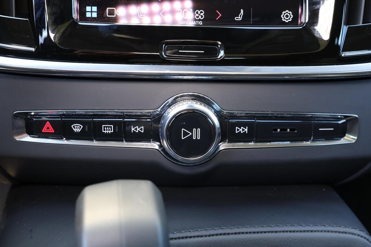 Volvo V90 T6 Recharge AWD Ultra Dark - Panorama/schuifdak - IntelliSafe Assist & Surround - 360º Camera - Adaptieve LED koplampen - Verwarmde voorstoelen, stuur & achterbank - Parkeersensoren voor & achter - Elektr. bedienb. voorstoelen met geheugen - Head up displ