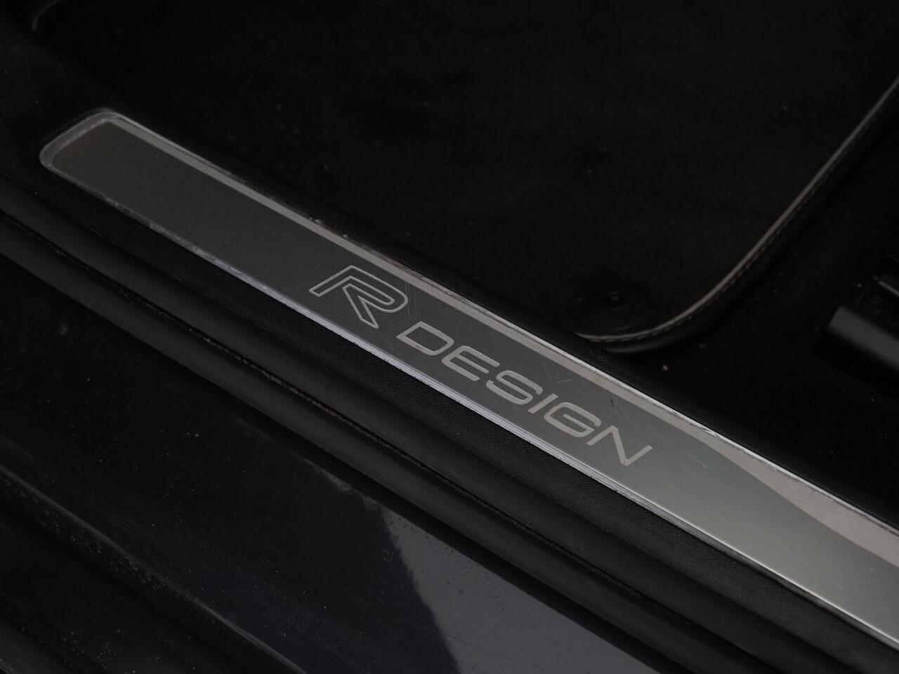 Volvo V90 2.0 T8 AWD Plug-in Hybrid R-Design | Luchtvering | Stoelventilatie | Massagestoelen | Panoramadak | Dodehoekdetectie | Pilot Assist | Head-Up Display | Stoelverwarming