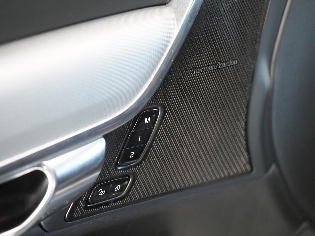 Volvo V90 2.0 T8 AWD Plug-in Hybrid R-Design | Luchtvering | Stoelventilatie | Massagestoelen | Panoramadak | Dodehoekdetectie | Pilot Assist | Head-Up Display | Stoelverwarming