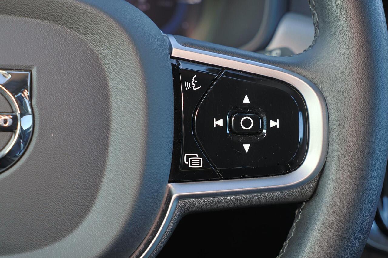 Volvo V90 T6 Recharge AWD Plus Dark - IntelliSafe Assist & Surround - 360º Camera - Harman/Kardon audio - Adaptieve LED koplampen - Verwarmde voorstoelen, stuur & achterbank - Parkeersensoren voor & achter - Elektr. bedienb. voorstoelen met geheugen - Extra getint 