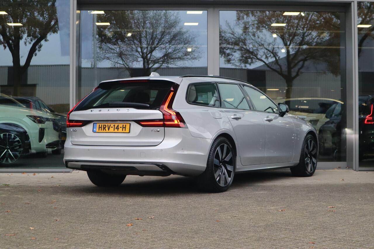 Volvo V90 2.0 T8 Plug-in hybrid AWD Ultra Dark | Head-up Display| Gelaagde zijruiten| 360* Camera| Semi-elektrisch inklapbare trekhaak|